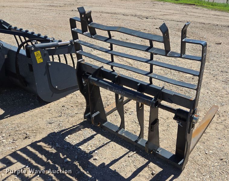 image for item EJ3063 2018 Bobcat V723 telehandler