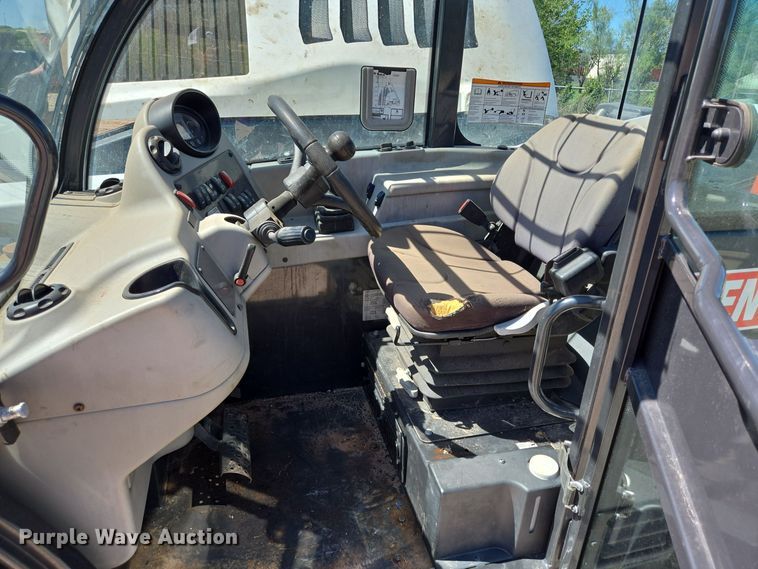 image for item EJ3063 2018 Bobcat V723 telehandler