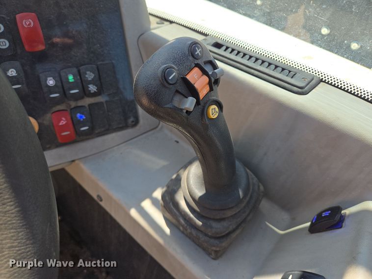 image for item EJ3063 2018 Bobcat V723 telehandler