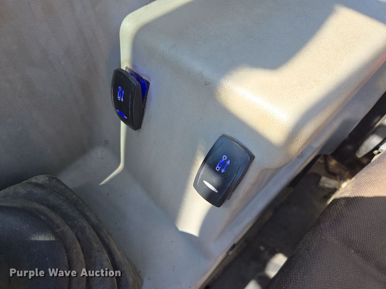 image for item EJ3063 2018 Bobcat V723 telehandler