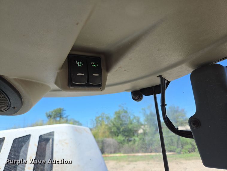 image for item EJ3063 2018 Bobcat V723 telehandler