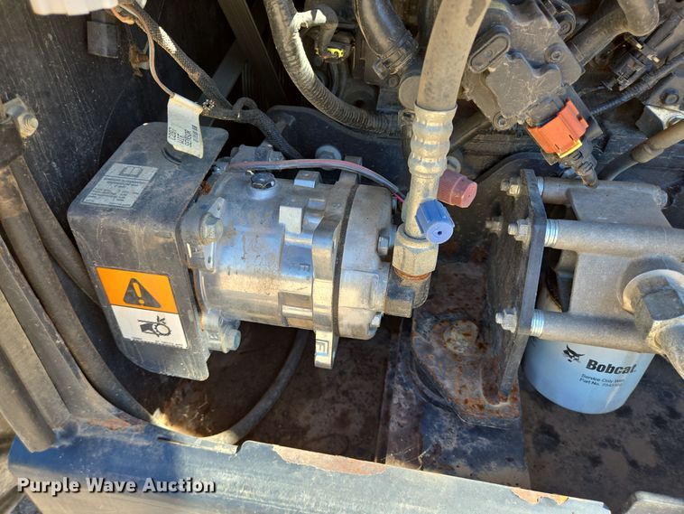 image for item EJ3063 2018 Bobcat V723 telehandler