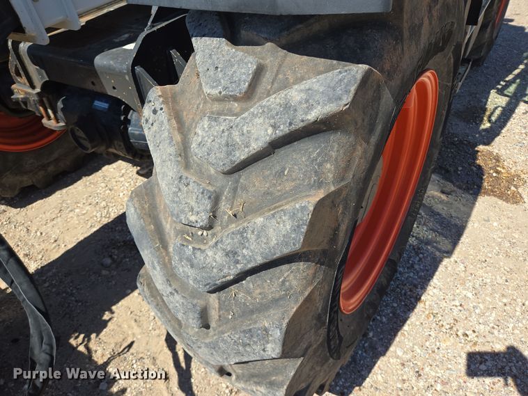 image for item EJ3063 2018 Bobcat V723 telehandler