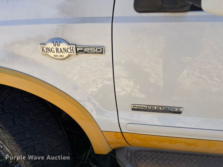 image for item EJ3077 2006 Ford F250 Crew Cab pickup truck