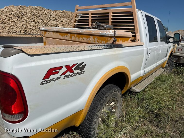 image for item EJ3077 2006 Ford F250 Crew Cab pickup truck