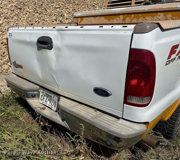 image for item EJ3077 2006 Ford F250 Crew Cab pickup truck