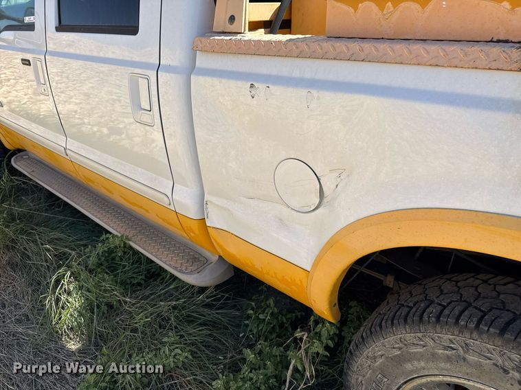 image for item EJ3077 2006 Ford F250 Crew Cab pickup truck