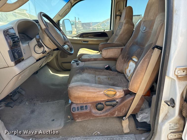 image for item EJ3077 2006 Ford F250 Crew Cab pickup truck