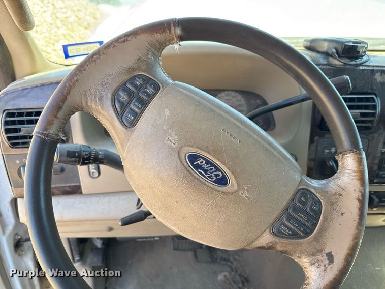 image for item EJ3077 2006 Ford F250 Crew Cab pickup truck