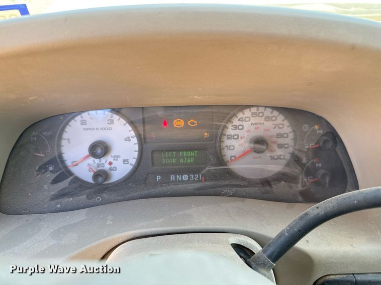 image for item EJ3077 2006 Ford F250 Crew Cab pickup truck