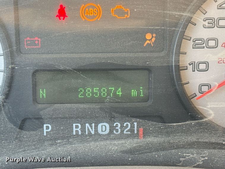 image for item EJ3077 2006 Ford F250 Crew Cab pickup truck