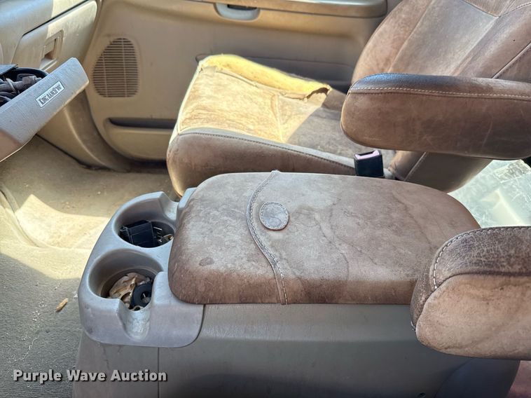 image for item EJ3077 2006 Ford F250 Crew Cab pickup truck