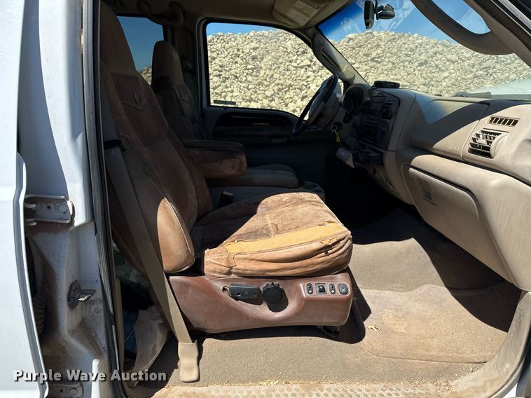 image for item EJ3077 2006 Ford F250 Crew Cab pickup truck