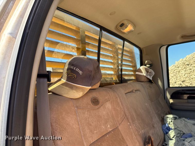 image for item EJ3077 2006 Ford F250 Crew Cab pickup truck