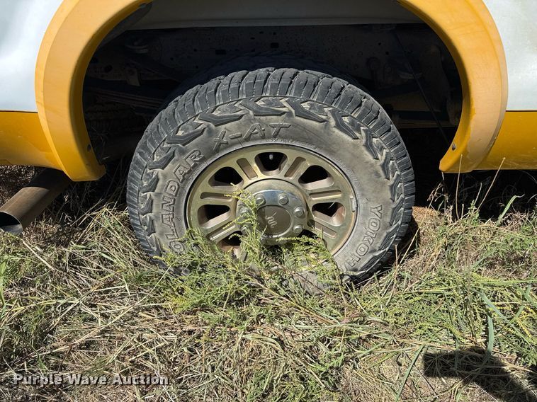 image for item EJ3077 2006 Ford F250 Crew Cab pickup truck