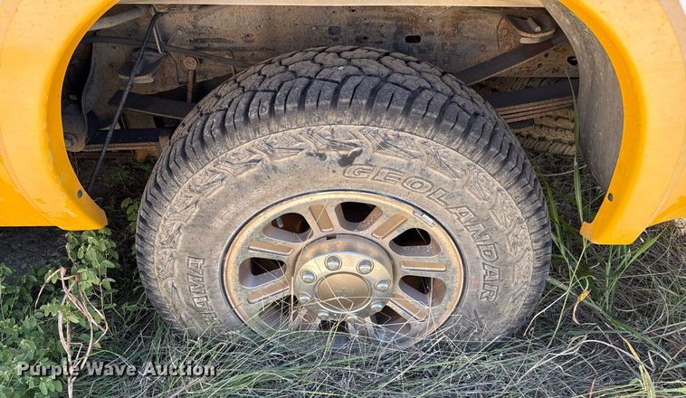 image for item EJ3077 2006 Ford F250 Crew Cab pickup truck