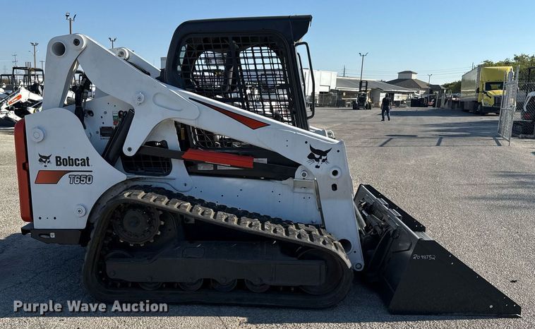 image for item EJ3093 2017 Bobcat T650 tracked skid steer loader