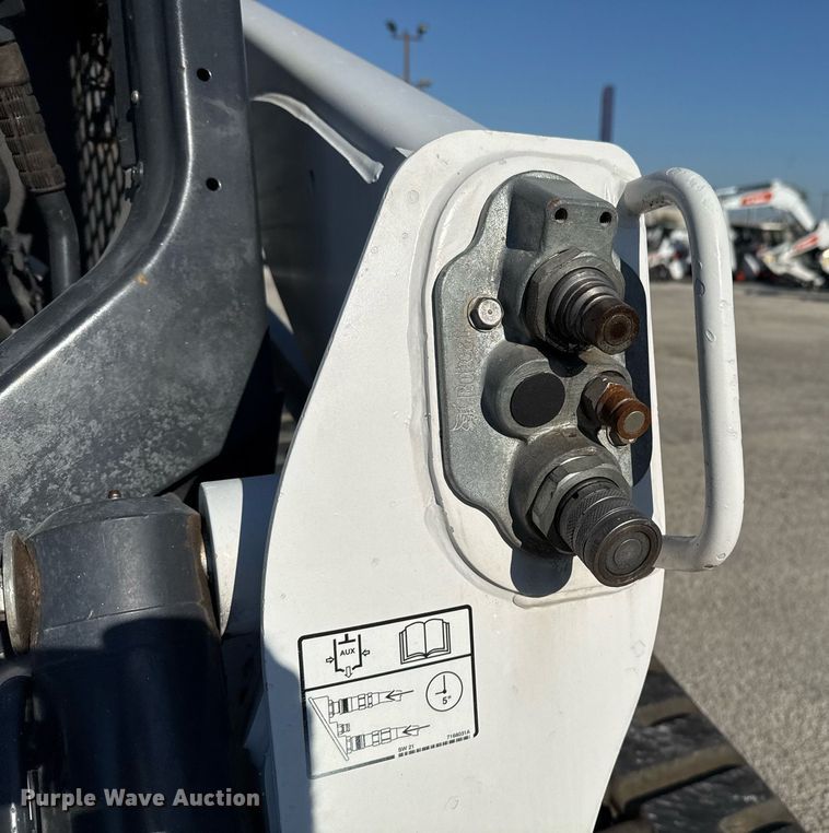 image for item EJ3093 2017 Bobcat T650 tracked skid steer loader