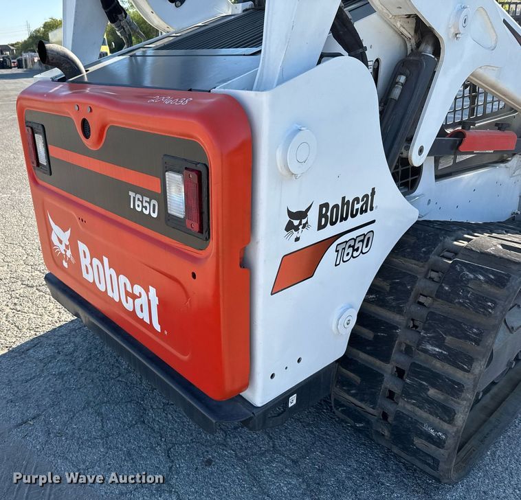 image for item EJ3093 2017 Bobcat T650 tracked skid steer loader
