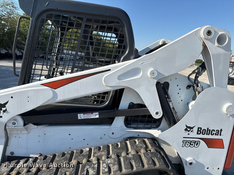 image for item EJ3093 2017 Bobcat T650 tracked skid steer loader