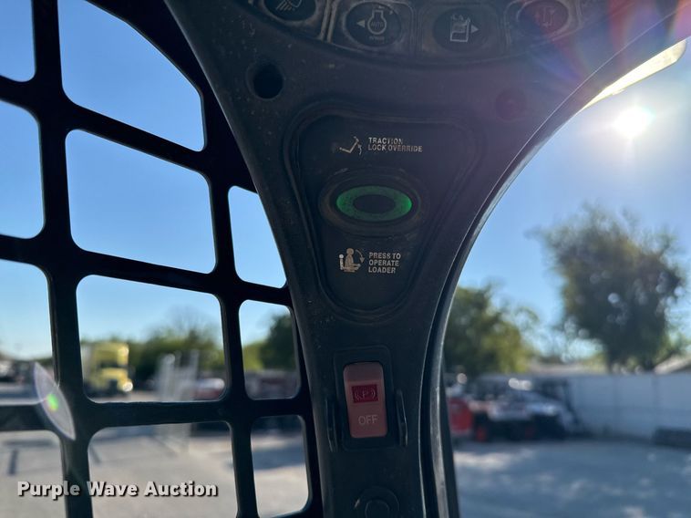 image for item EJ3093 2017 Bobcat T650 tracked skid steer loader