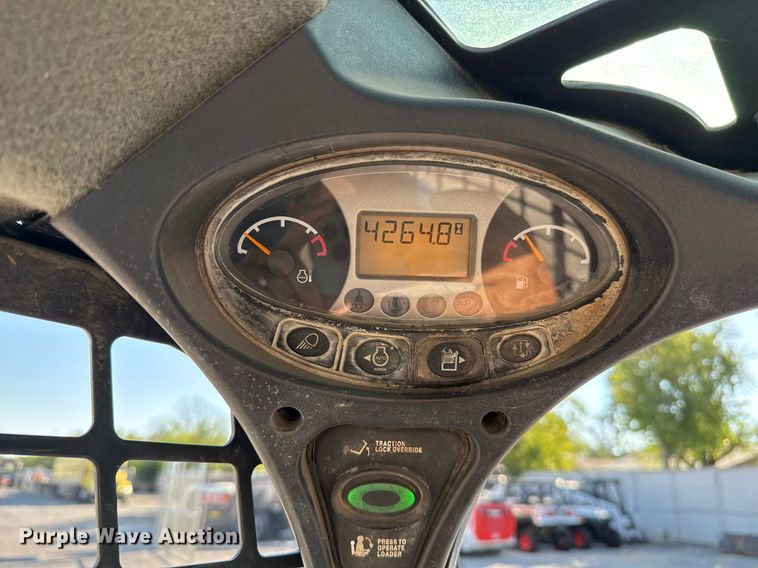 image for item EJ3093 2017 Bobcat T650 tracked skid steer loader