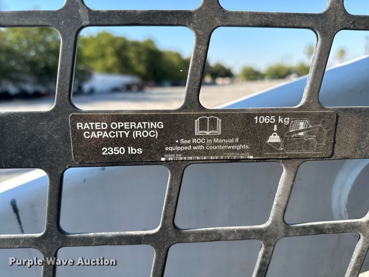 image for item EJ3093 2017 Bobcat T650 tracked skid steer loader