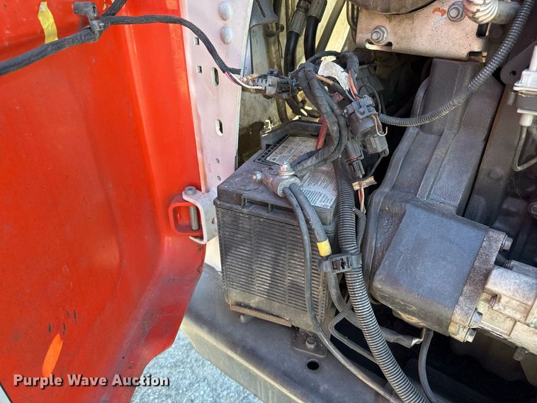 image for item EJ3093 2017 Bobcat T650 tracked skid steer loader