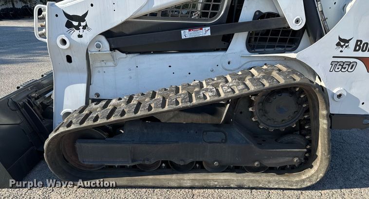 image for item EJ3093 2017 Bobcat T650 tracked skid steer loader
