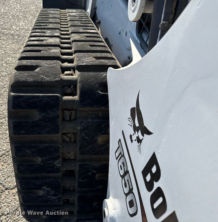 image for item EJ3093 2017 Bobcat T650 tracked skid steer loader