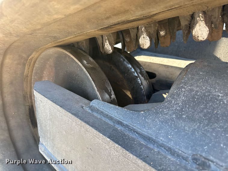 image for item EJ3093 2017 Bobcat T650 tracked skid steer loader