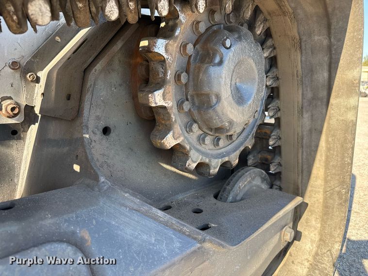 image for item EJ3093 2017 Bobcat T650 tracked skid steer loader