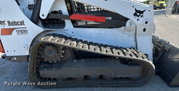 image for item EJ3093 2017 Bobcat T650 tracked skid steer loader