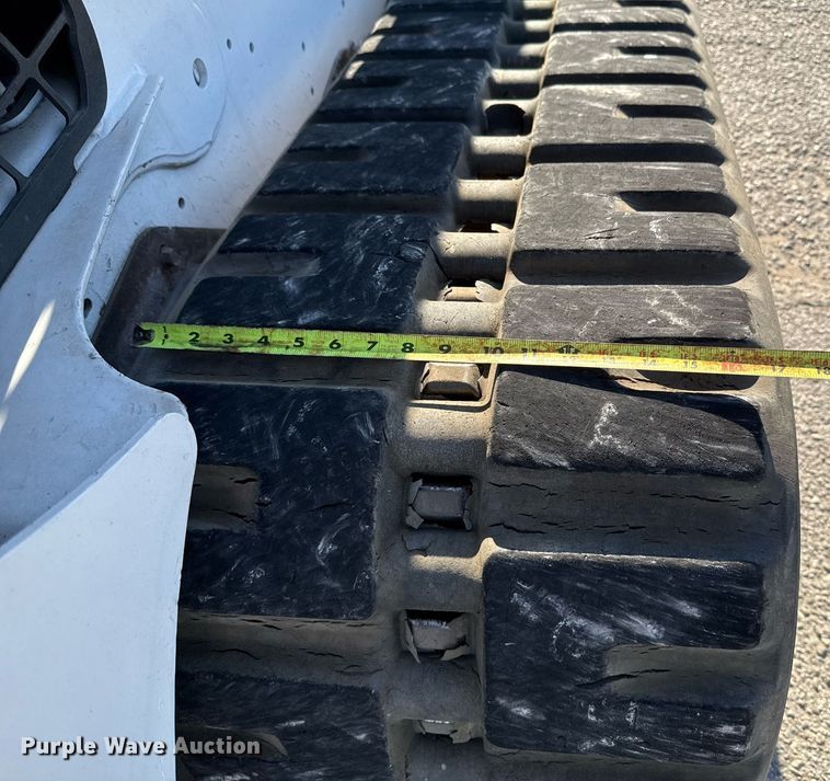 image for item EJ3093 2017 Bobcat T650 tracked skid steer loader