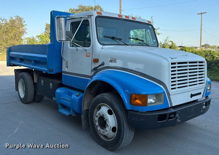 image for item EJ3094 2000 International  4700 dump truck