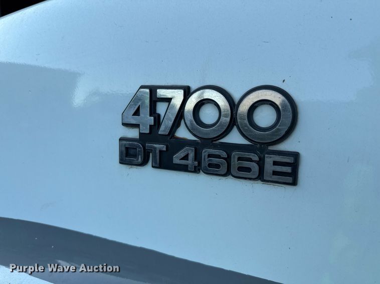 image for item EJ3094 2000 International  4700 dump truck