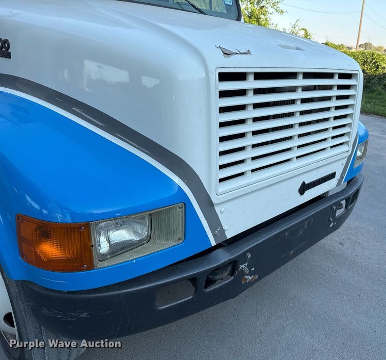 image for item EJ3094 2000 International  4700 dump truck