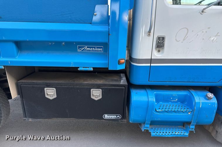 image for item EJ3094 2000 International  4700 dump truck