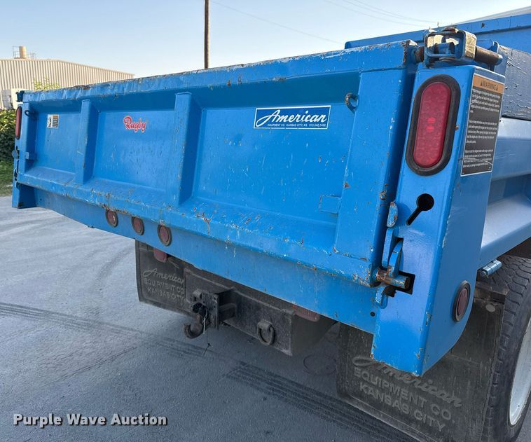 image for item EJ3094 2000 International  4700 dump truck