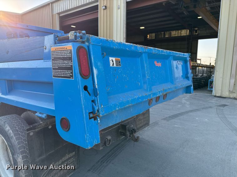 image for item EJ3094 2000 International  4700 dump truck