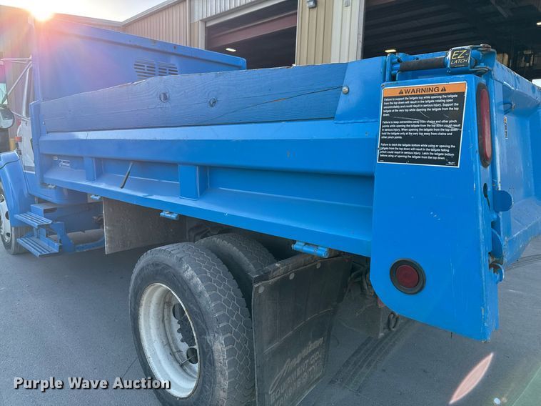 image for item EJ3094 2000 International  4700 dump truck