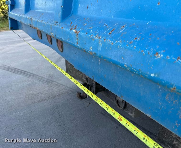 image for item EJ3094 2000 International  4700 dump truck