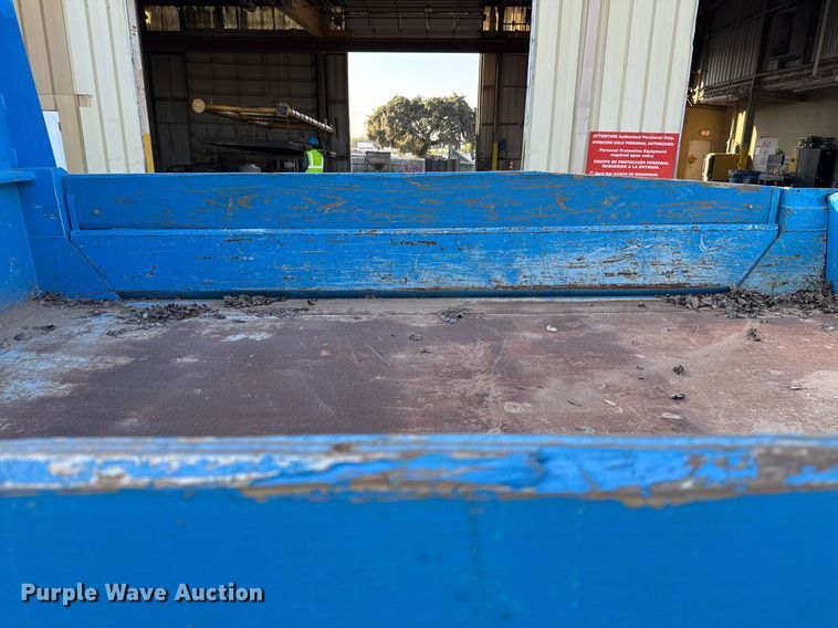 image for item EJ3094 2000 International  4700 dump truck