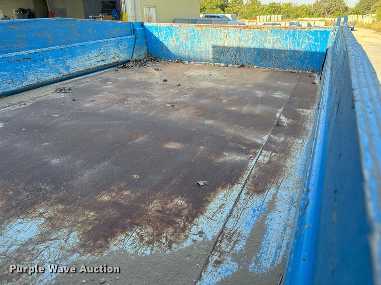 image for item EJ3094 2000 International  4700 dump truck