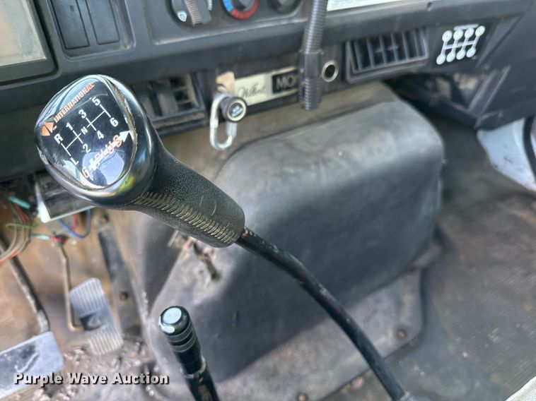 image for item EJ3094 2000 International  4700 dump truck