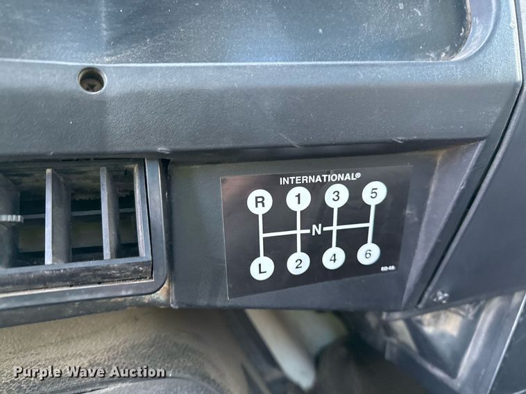 image for item EJ3094 2000 International  4700 dump truck