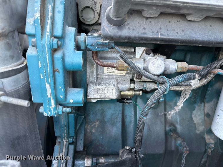 image for item EJ3094 2000 International  4700 dump truck