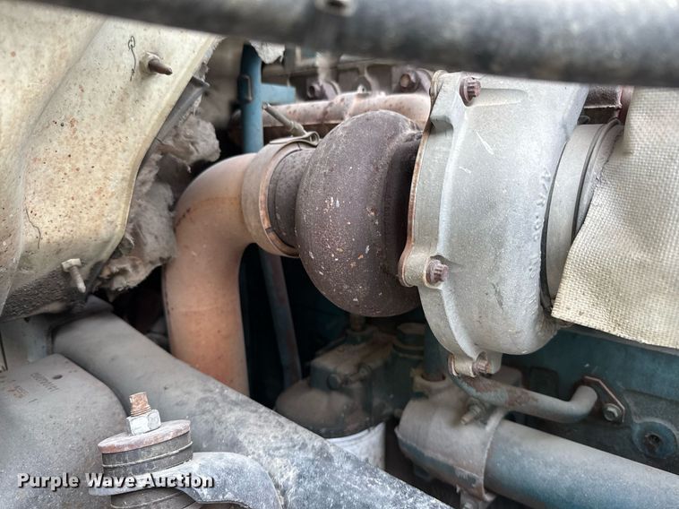 image for item EJ3094 2000 International  4700 dump truck