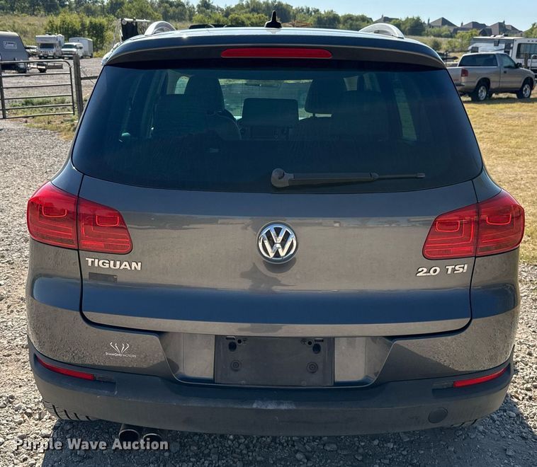 image for item EJ3100 2013 Volkswagen Tiguan SUV