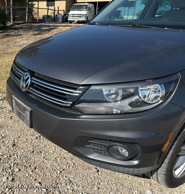 image for item EJ3100 2013 Volkswagen Tiguan SUV